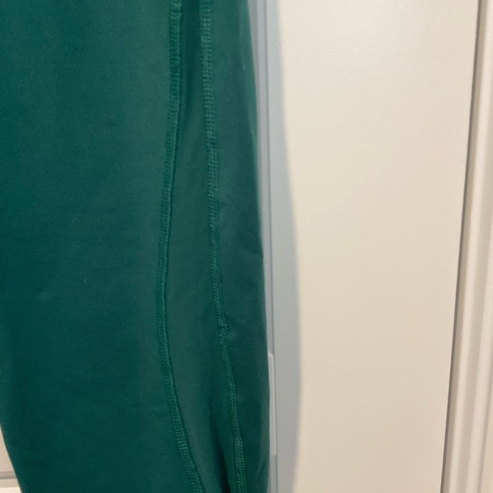Old Navy Kelly Green 7/8 Length Leggings Size Large - Picture 3 of 4